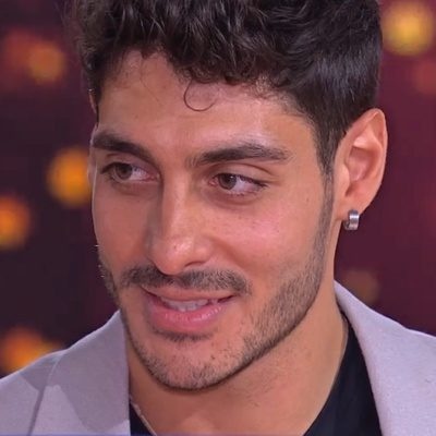 AMORE SENZA VELI: I BACI DI JAVIER PER HELENA CHE HANNO COMMOSSO IL PUBBLICO E CONQUISTATO IL WEB