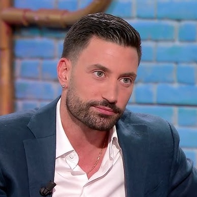 Annuncio scioccante di Giovanni Pernice: il ballerino rompe gli schemi e sorprende fan e addetti ai lavori,